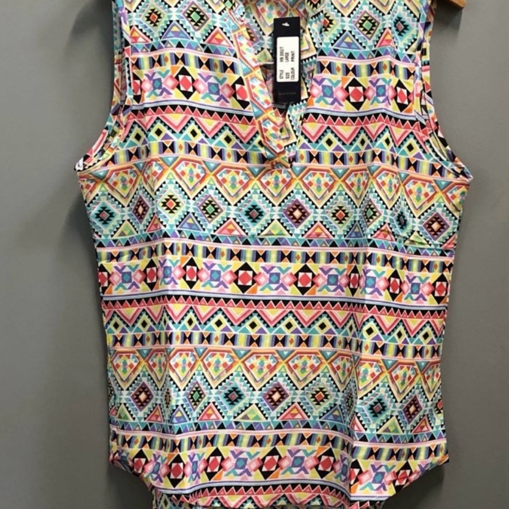 NWT Ladies Sleeveless Boho Top Size L